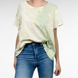 VINTAGE | 1980’s Hot Cotton Sage Green Dainty Floral Tie Dye Short Sleeve Tee